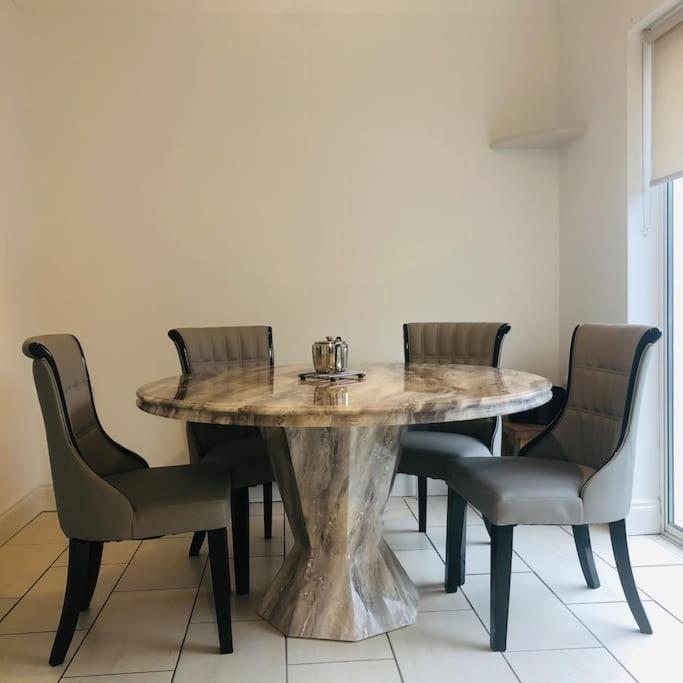 Townhouse Clifden: Located In The Heart Of Connemara Villa Exterior photo
